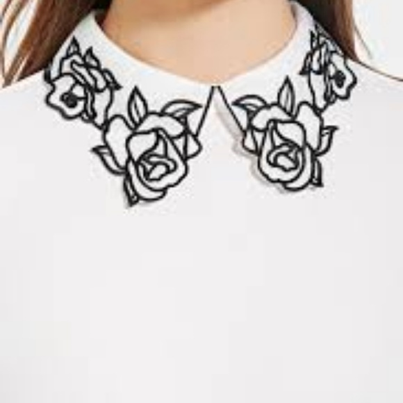 CONTEMPORARY ROSE-COLLAR BLOUSE - Picture 2 of 5